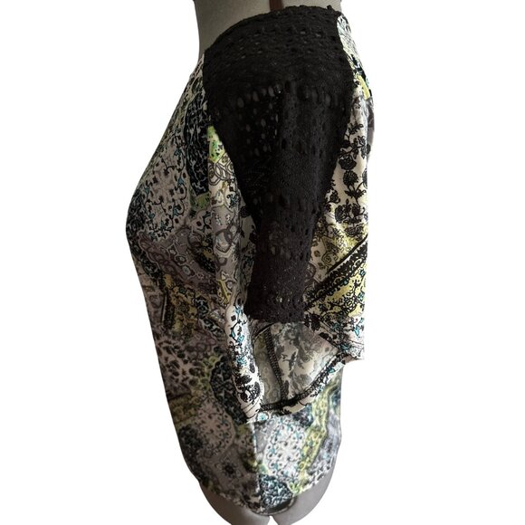 Bleeker & McDougal Womens Patterned Short Sleeve Top Lace Shoulder Design PS - Picture 2 of 7